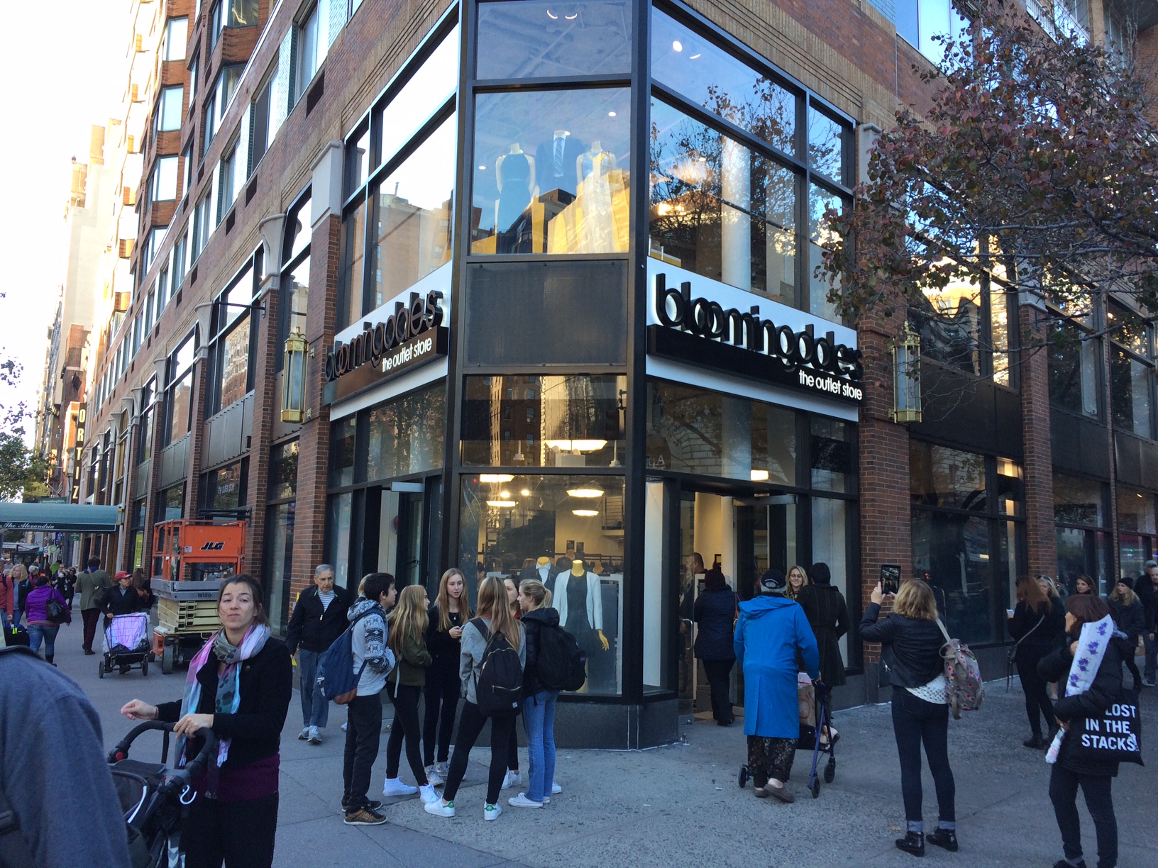 West Side Rag » A FIRST LOOK INSIDE THE NEW BLOOMINGDALE’S; YOUTH AND DISCOUNTS