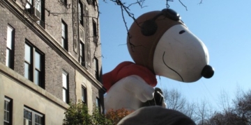 A STREET-LEVEL PHOTO ESSAY OF THE THANKSGIVING DAY PARADE