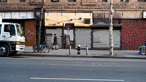 PLAN TO SAVE SMALL UWS STOREFRONTS PASSES ANOTHER HURDLE