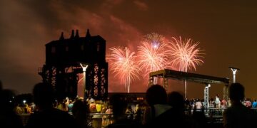 SPECTACULAR FIREWORKS PHOTOS