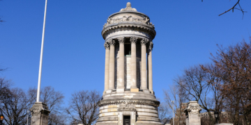 Historic Riverside Park Monument Now a Fenced-Off ‘Hazard,’ and It’s Not Clear When it Will Reopen