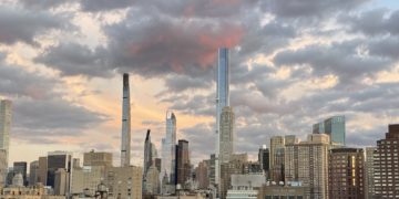 Monday Bulletin: Nadler Open House and Manhattanhenge Tonight; Terrific Senior Programs; Lives Well Lived