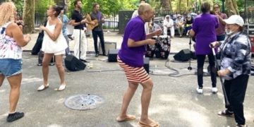 Amsterdam Houses Celebration ‘Joyous and Nostalgic’