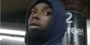 Police Are Seeking This Suspect in Subway Robbery