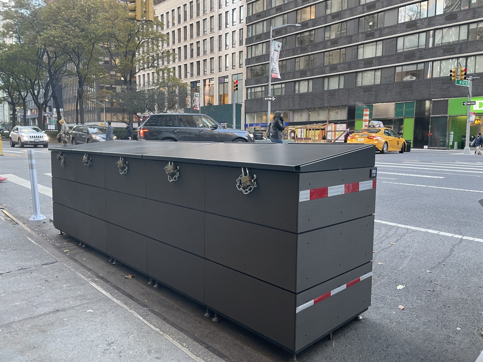 Lincoln Square’s New Bins Put Trash Where Rats Can’t Reach