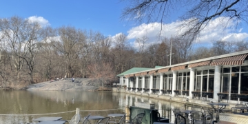 Openings and Closings: Loeb Boathouse; Bespoke Brows; Ample Hills Creamery; The Wallace Lounge; Variazioni; Nails for Us;  Sweets N Treats; Poulet Sans Tête