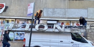 What’s going on With Pioneer Supermarket’s Neon Sign?