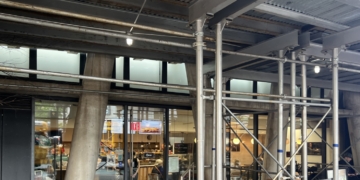 Openings and Closings: Le Petit Parisien; Five Napkin Burger; Madison Reed; Scotch & Soda; Workplayce; FedEx; Yasaka