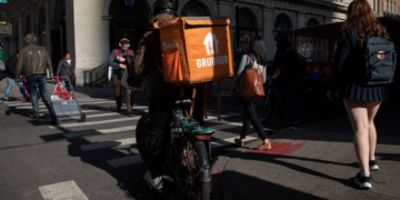 Food Delivery Apps Sue NYC Over Minimum Wage Law for Delivery Workers