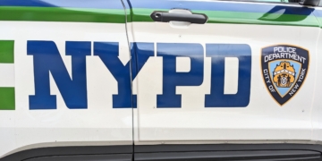 Man Stabbed in Face Multiple Times With Screwdriver in Unprovoked Attack on 1 Train: NYPD