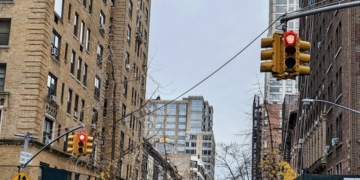 Why Aren’t There More Red-Light Cameras to Deter Dangerous Driving?