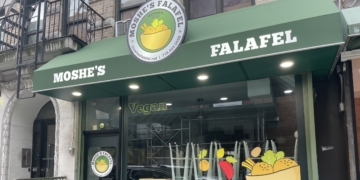 Openings & Closings: Moshe’s Falafel; Alexis Bittar; Sushi Masu; Central Liquors; New-York Historical Society; Jacob’s Pickles