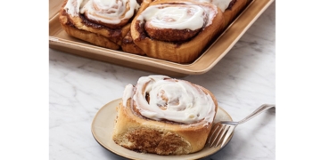 Weekend Column: ‘Ode to the Zabar’s Café Cinnamon Bun’