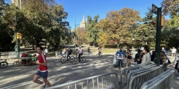 Pretty Much Everyone Seems to Ignore the Traffic Signals on Central Park’s West Drive