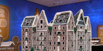 Gingerbread Rendition of UWS’ Iconic Dakota Building Wins Citywide Baking Contest