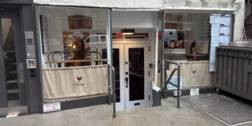 Openings & Closings: Le Vin Coeur; The Cutting District Barber Shop; Le Lis Cafe; Emack & Bolio’s; Bloom Brows; Starbucks; Spectrum; Harry’s Shoes; Silver Moon Bakery