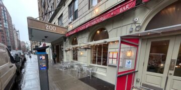 Popular UWS Restaurant Tries in Vain to Relocate Sidewalk Parking Ticket Machine