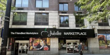 UPDATE: Popular UWS Grocer Loses Large Number of Staff Following Audit From the Feds: ‘Stop the Deporting’