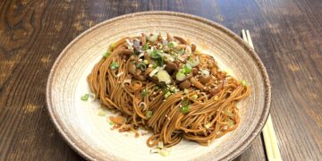 Here’s the UWS Dish: Simply Noodles’ Scallion Oil & Mushroom Noodles