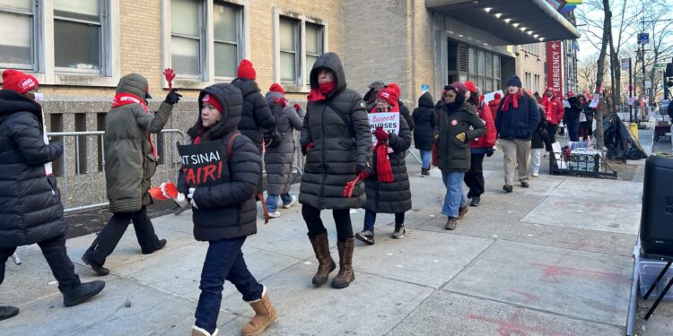 After Weeks on the Picket Line, Nurses Head Back to Work