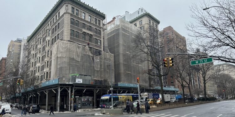 UPDATE: What’s Going on With the 174 Yards of Sidewalk Shed Over The Astor on the Upper West Side