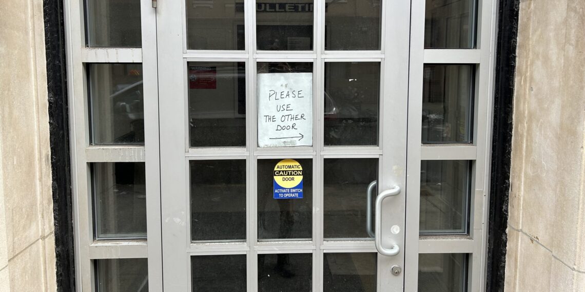 Entry Door at Upper West Side Post Office Has Been Broken For Months