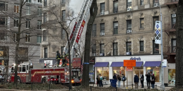 Fire Breaks Out in Upper West Side Store, 1 Injured: FDNY