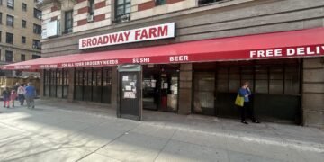 UWS Broadway Farm Grocery Store to Reopen Under New Ownership: Workers Say