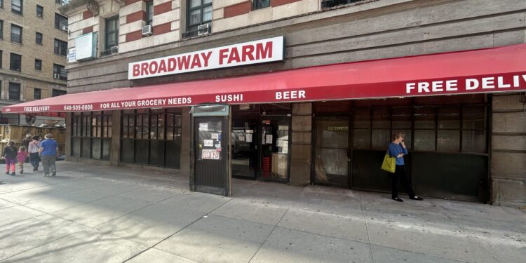 UWS Broadway Farm Grocery Store to Reopen Under New Ownership: Workers Say
