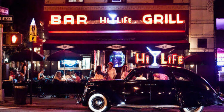 Storied UWS Bar Celebrating 35th-Anniversary With Free Drinks: What to Know