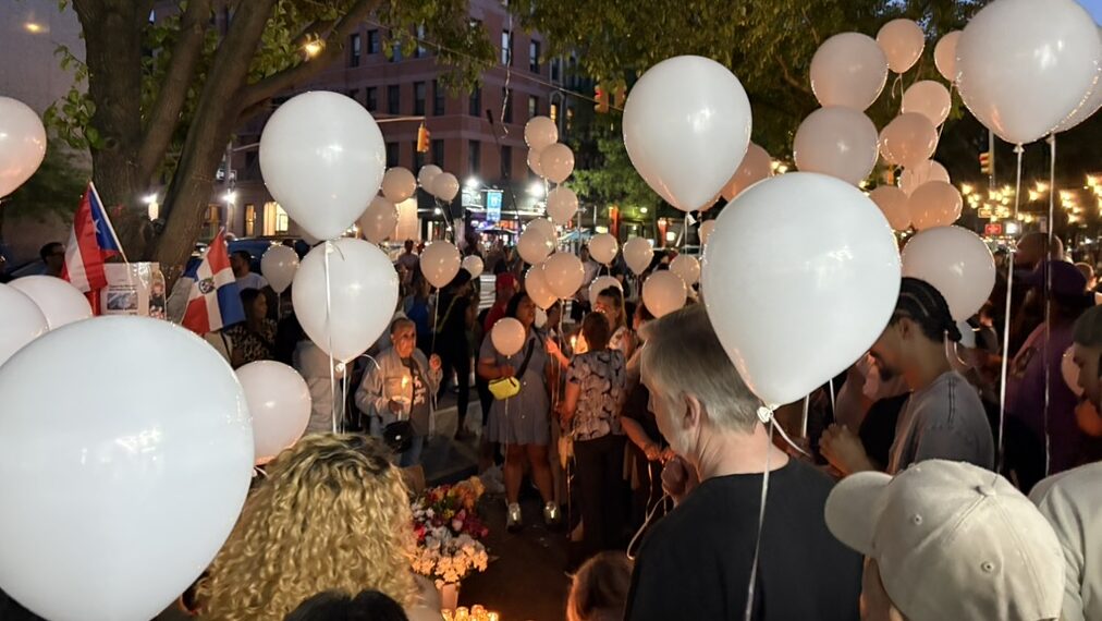 UWS Community Holds Candlelight Vigil to Mourn Two Men Killed in Friday Night Crash