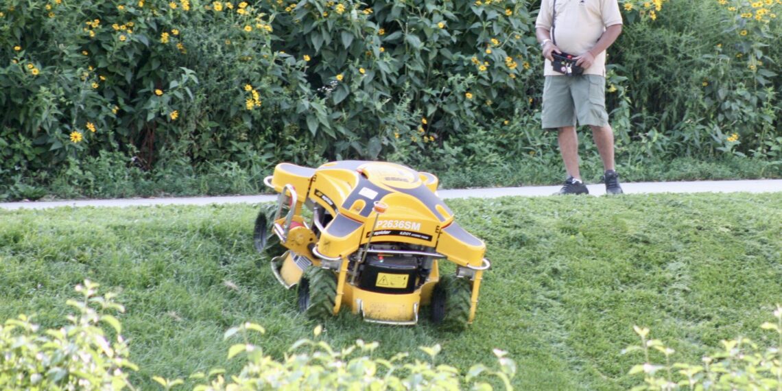 The New Robot Cutting Grass in Riverside Park South: Meet The Spider
