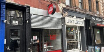 Popular Upper West Side 7th Street Burger Temporarily Closed for Unclear Reasons